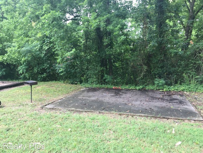 Building Photo - 129 Old Mill Ave