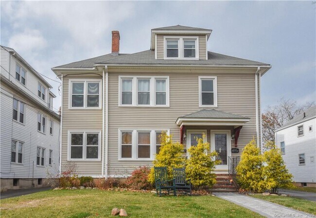 Primary Photo - 77 Maplewood Ave