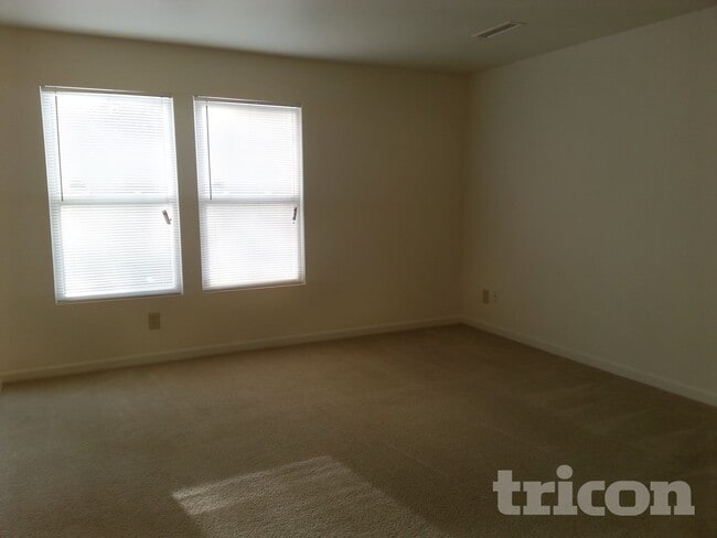 Building Photo - 1104 New Day Ct