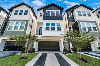 Building Photo - 4806 Cochran St