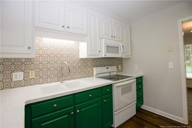 Building Photo - 184 Olde Farm Rd