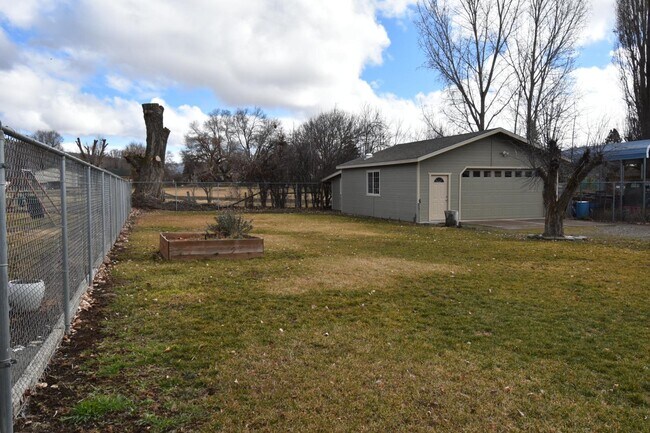 Building Photo - 2515 Wiard St