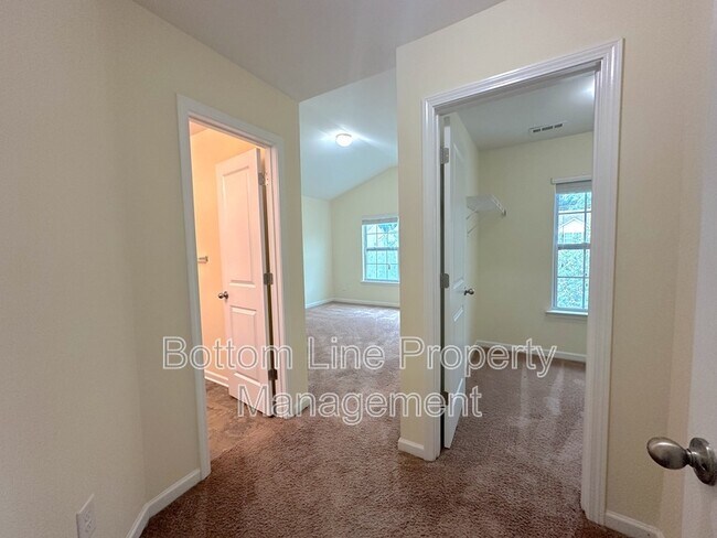 Building Photo - 9341 Hamel St