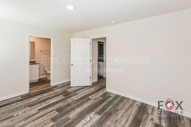 Building Photo - 108 Dogwood Village Trl
