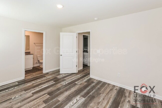 Building Photo - 109 Dogwood Vlg Trl