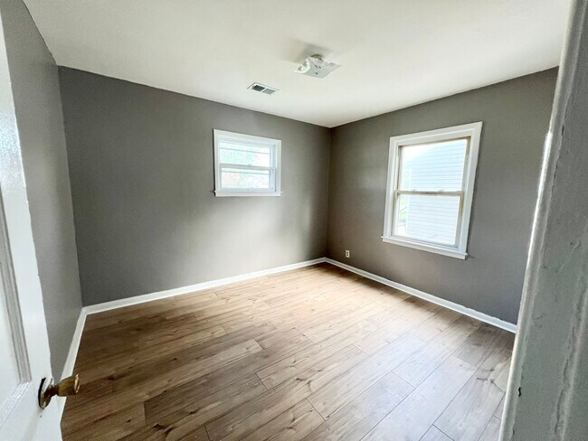 Building Photo - 3508 Hudson Ave