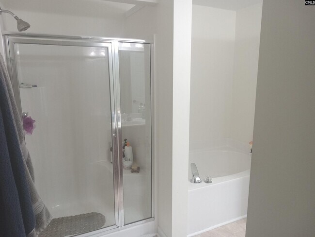 Building Photo - 403 Henslowe Ln