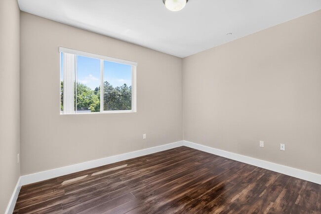 Building Photo - 18358 Saticoy St
