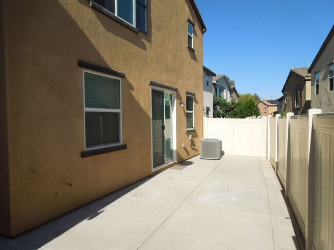 Building Photo - 42640 Indigo Pl
