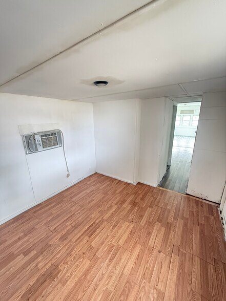 Building Photo - 920 Boardwalk Ln