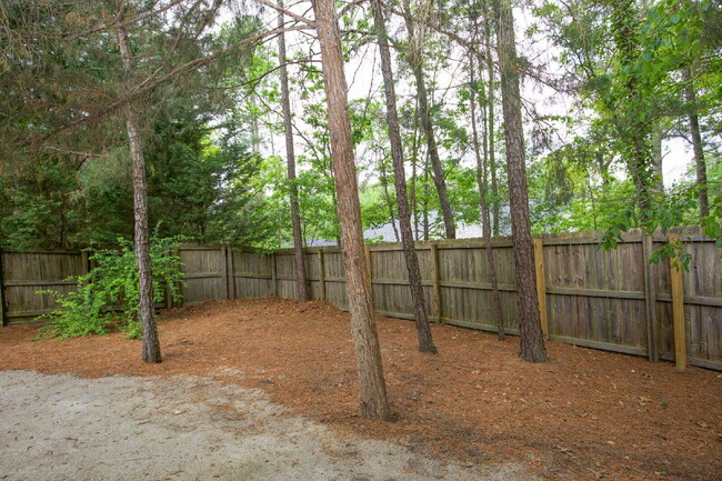 Building Photo - 225 Adams Cir