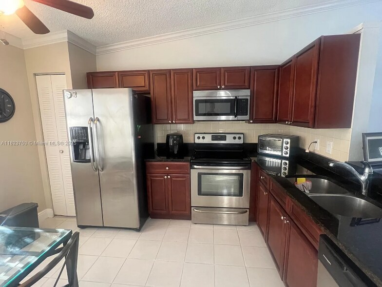 Building Photo - 18906 Schooner Dr