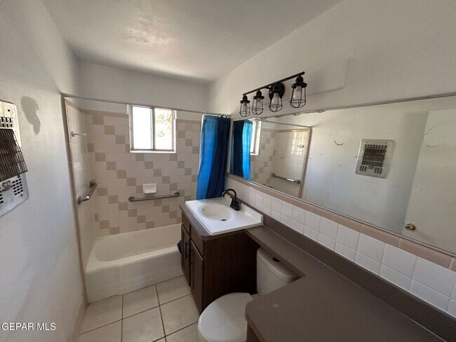 Building Photo - 1224 Kentucky St