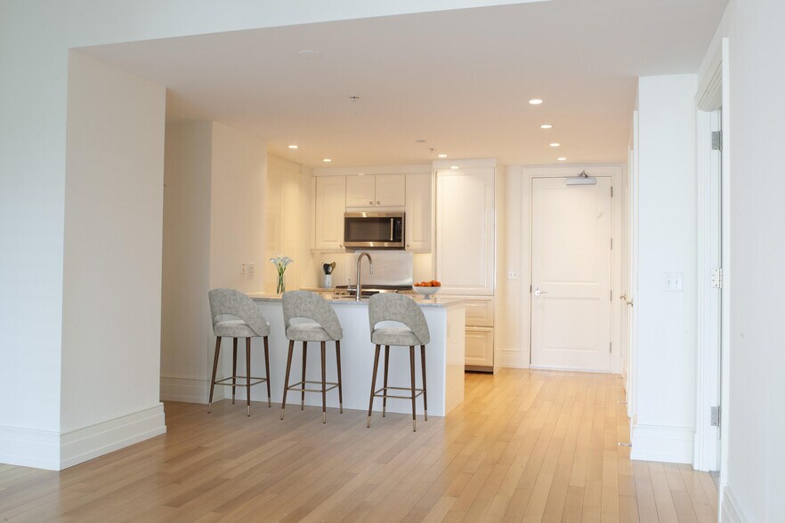 Building Photo - 130 S 18th St