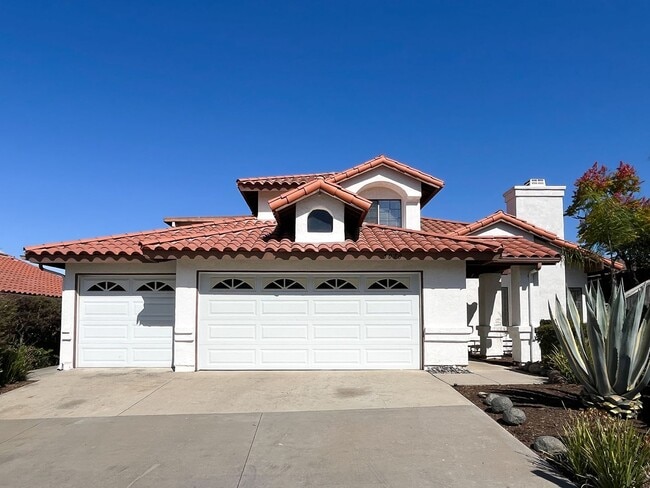 Primary Photo - Lovely 4 bedroom Oceanside home!