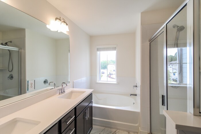 Building Photo - 80 Auburn Hls Dr