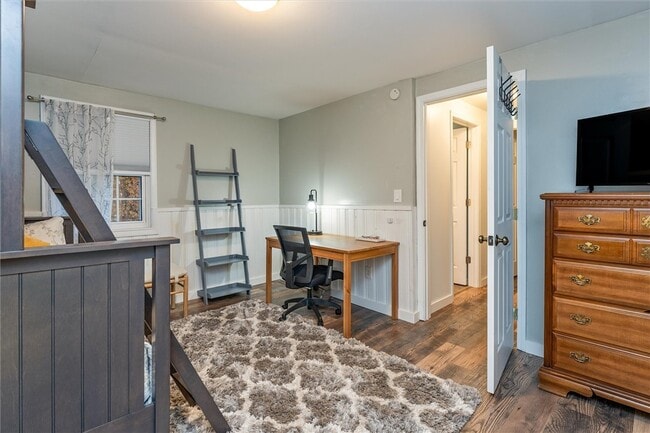 Building Photo - 46 Country Ln