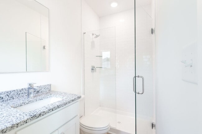 Building Photo - $500 Move In Special: Newly Constructed 3/3.5 located in Chosewood Park!