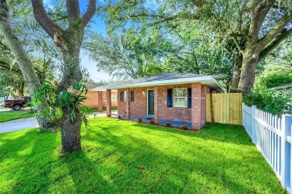 Building Photo - 3204 E Lambright St