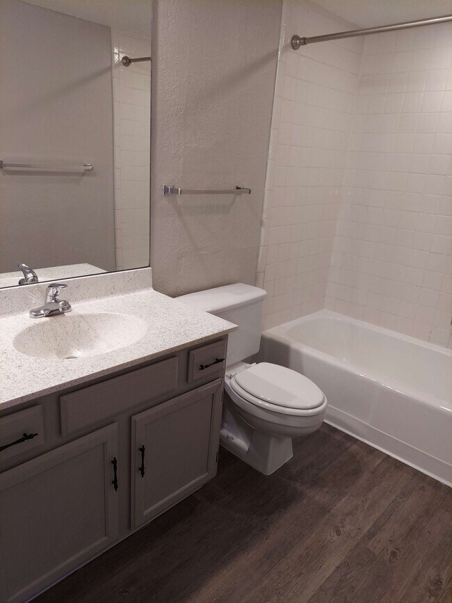 Midtown Place Apartments 900 N Waco Ave Wichita KS 67203 Apartment