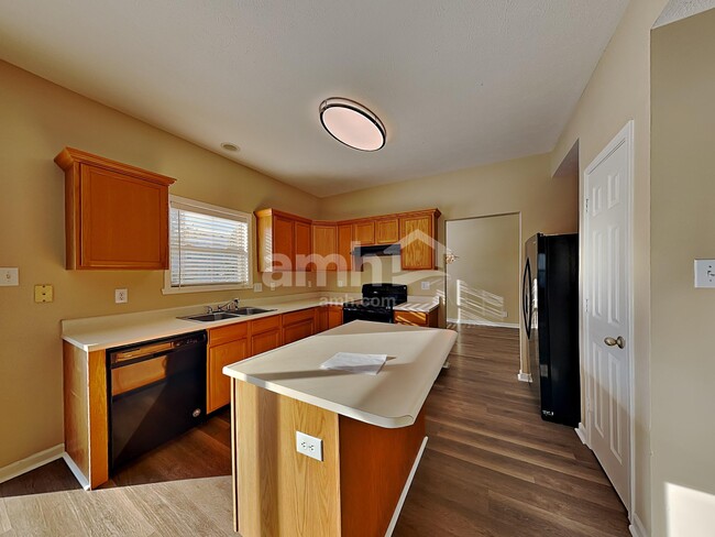 Building Photo - 5745 Turnbull Ct