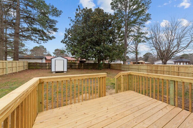 Building Photo - Cozy 3-Bedroom Ranch with Spacious Yard in Smithfield