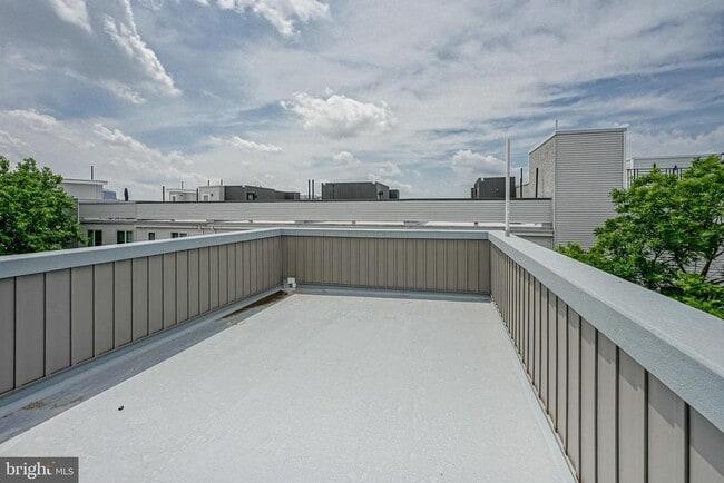 Building Photo - 758 N Uber St