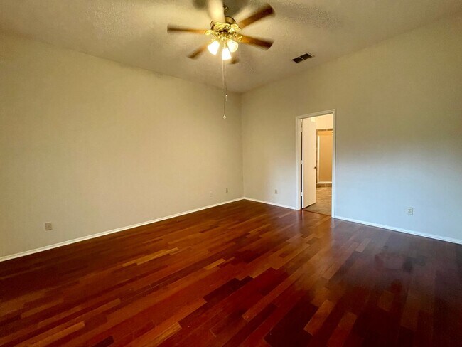 Building Photo - 3 Bedroom 2 Bath Home in Pebble Creek Comm...