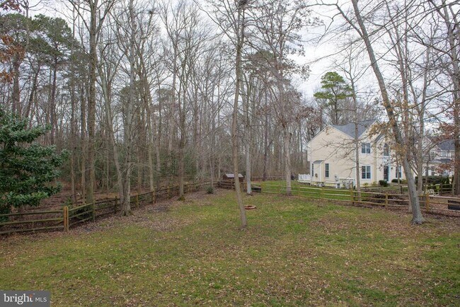 Building Photo - 8008 High Oak Rd