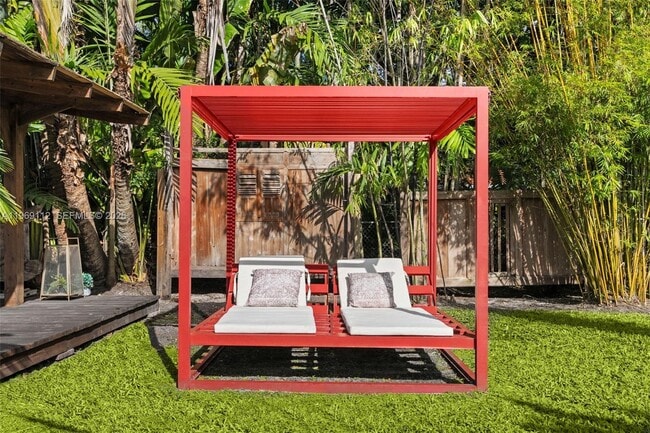 Building Photo - 575 Hibiscus Ln