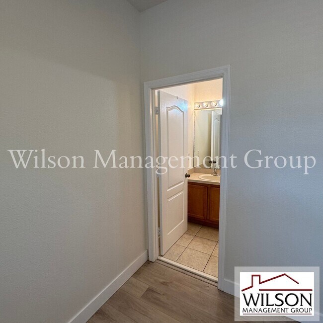 Building Photo - 10328 Manderley Way