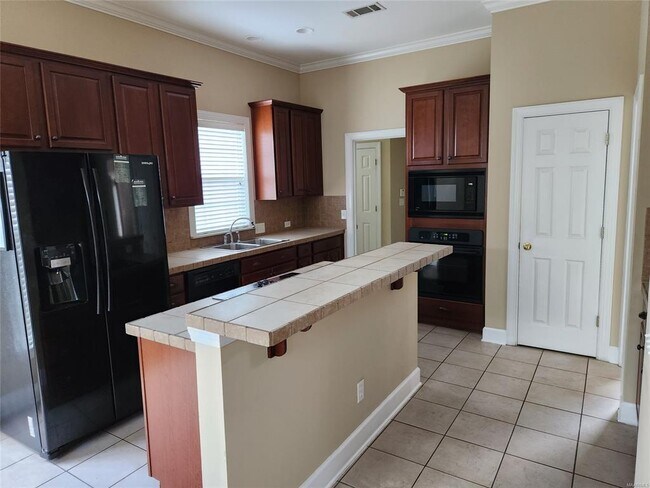 Building Photo - 8855 Marston Way