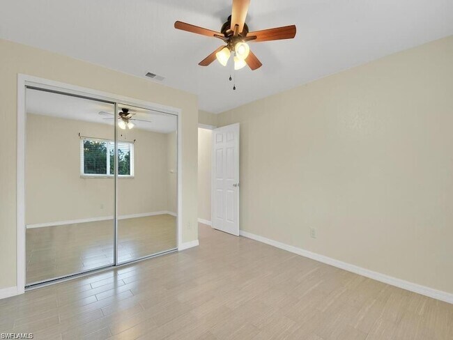 Building Photo - 260 12th St SE