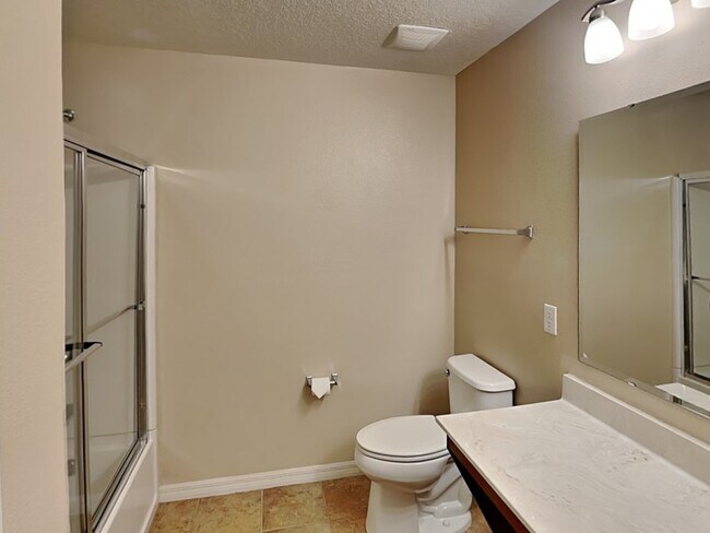 Building Photo - 11843 Verrazano Dr