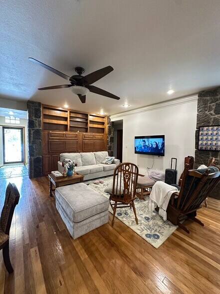 Building Photo - 3609 Hampton Ct