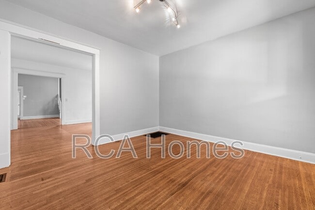 Building Photo - 1229 Pleasant St
