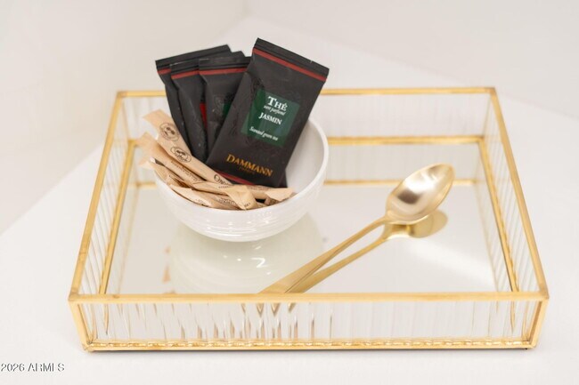 Building Photo - 6587 N Palmeraie Blvd