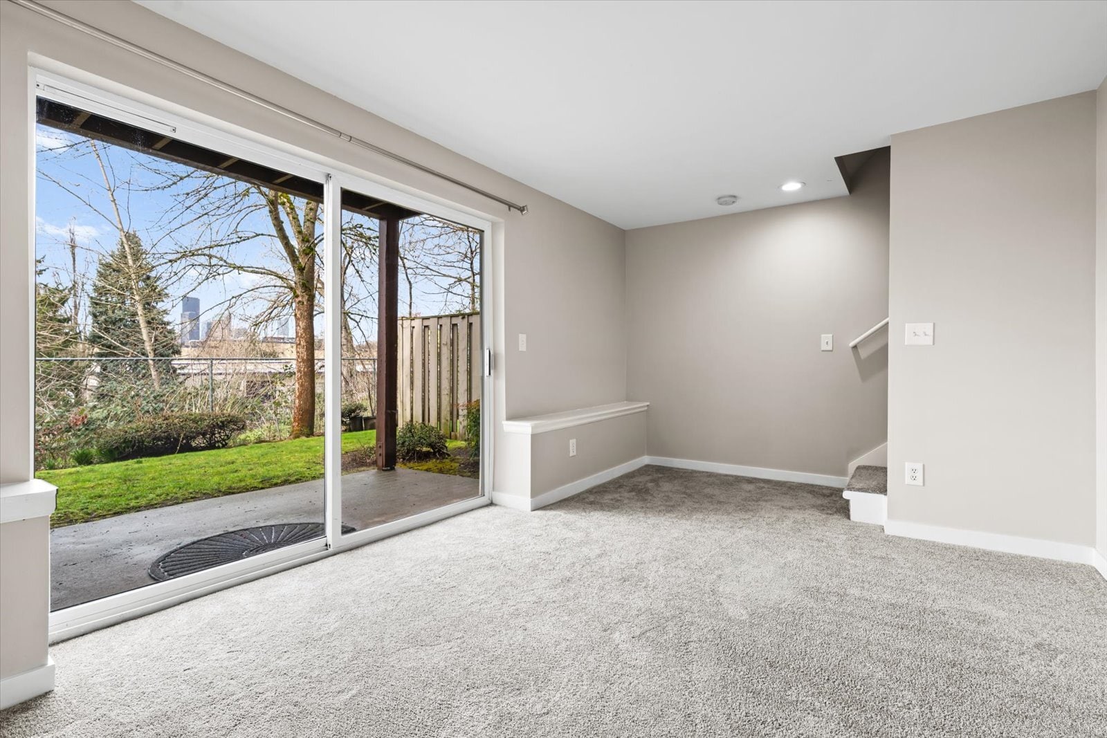 Building Photo - 501 23rd Ave S