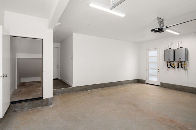 Building Photo - The Boulevards