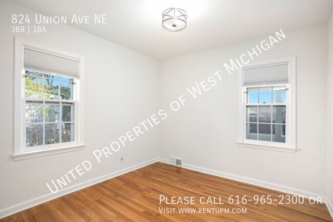 Building Photo - Available Now | 3 Bedroom 1 Bath Single Fa...