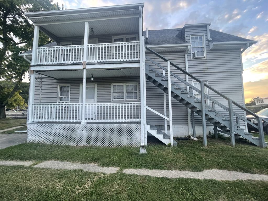 Building Photo - 109 Stewart St