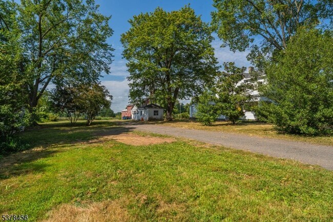 Building Photo - 289 Bennetts Ln