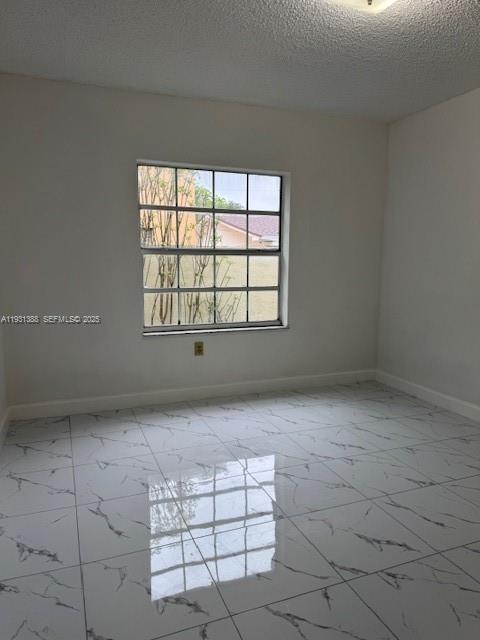 Building Photo - 2750 SW 10th Terrace