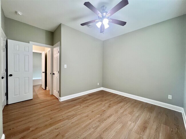 Building Photo - 2875 Amber Ave