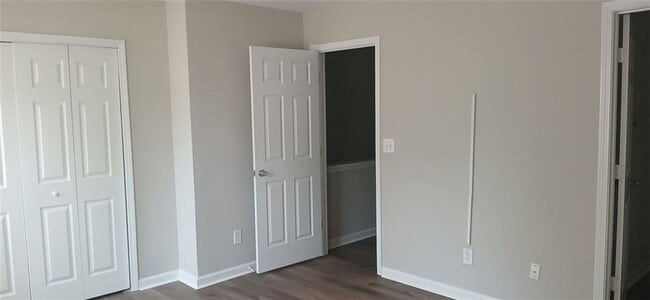 Building Photo - 757 Crestwell Cir