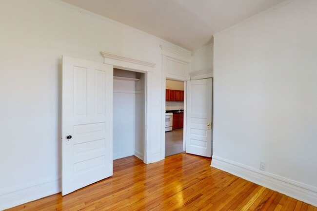 Floorplan - 5401-5403 S. Woodlawn Avenue