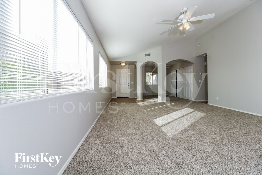 Building Photo - 25757 W St Kateri Dr