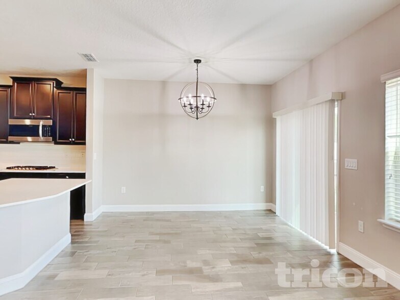 Building Photo - 195 Silver Creek Pl