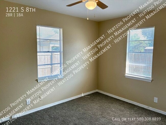 Building Photo - 1221 S 8th-