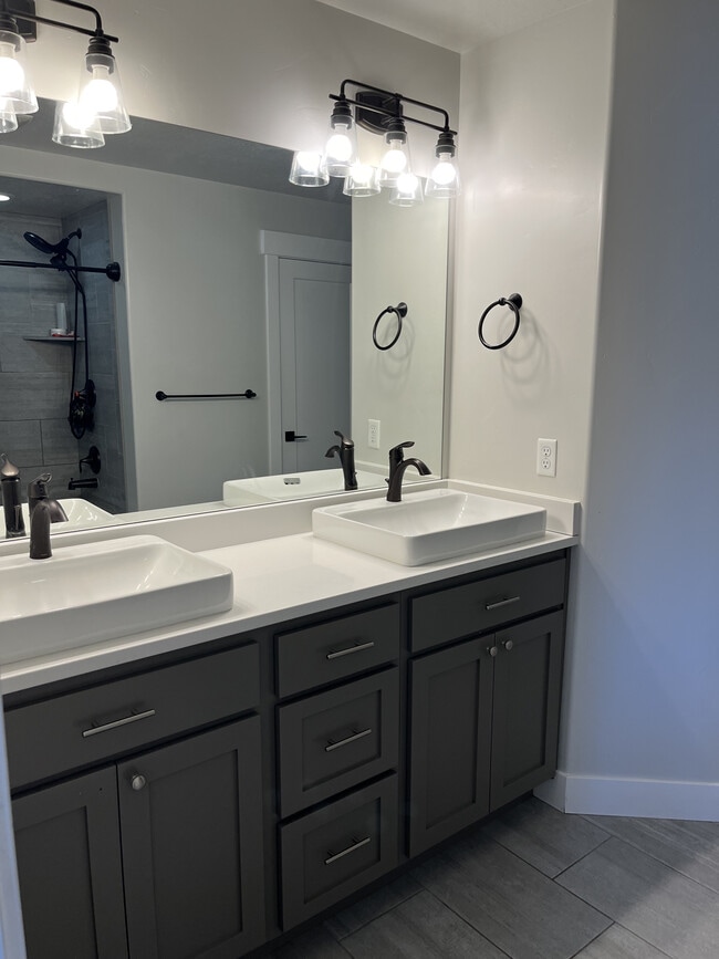 Building Photo - 15380 S Skyraider Ln